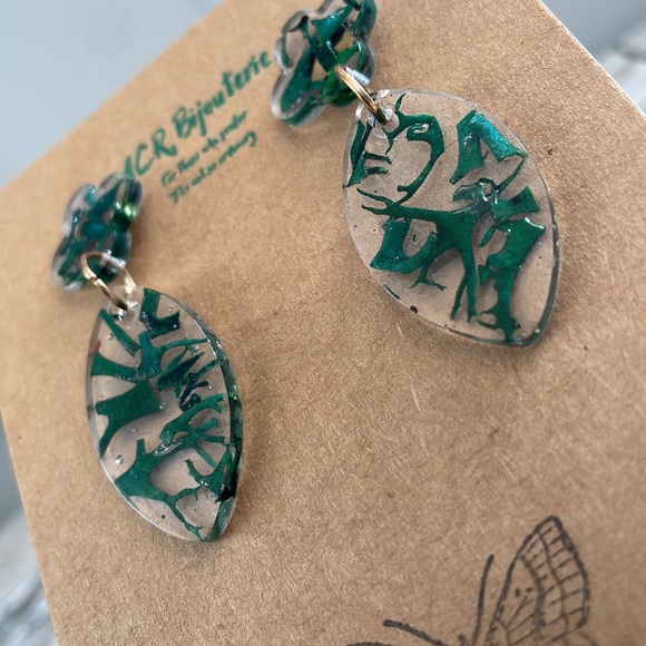 Preserved Moss Deep Green Earrings - Picture 2 of 3
